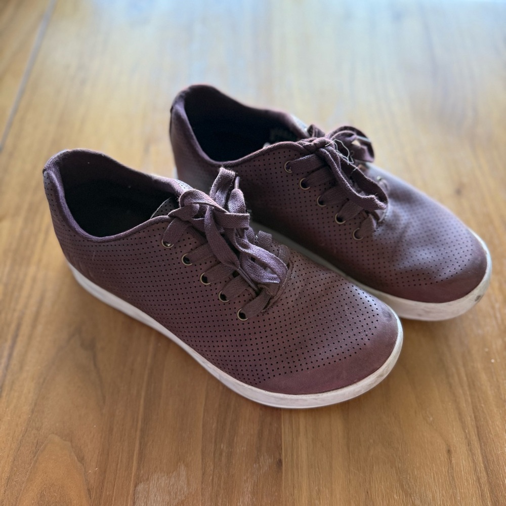 NoBull Women's Leather Cupsole Trainer
Burgundy / 6.5